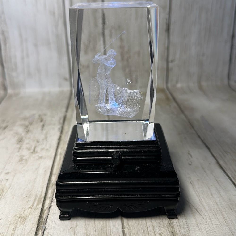 Vintage Laser Cut Lighted Paperweight Art Glass Golfer‎ Clear Glass Lighted Base